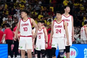 乐鱼体育-中国男篮4分险胜塞尔维亚劲旅，徐昕10分8板4封盖，王俊杰18+14
